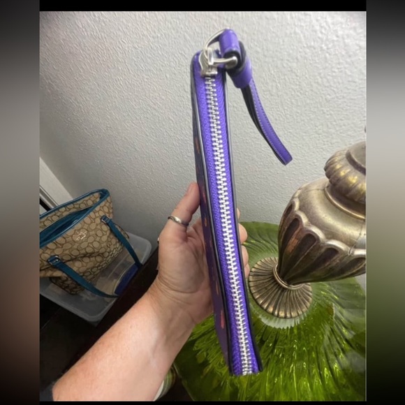 Coach CA716 Corner Zip Wristlet With Mini Vintage Rose Print Sport Purple - Picture 5 of 6